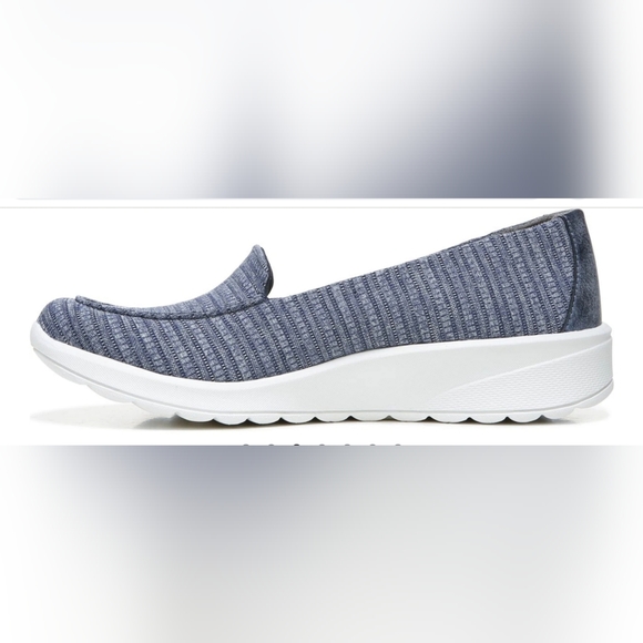 👟Bzees👟 Get Movin Slip On, Navy,6.5 Ladies NWT - Picture 3 of 8